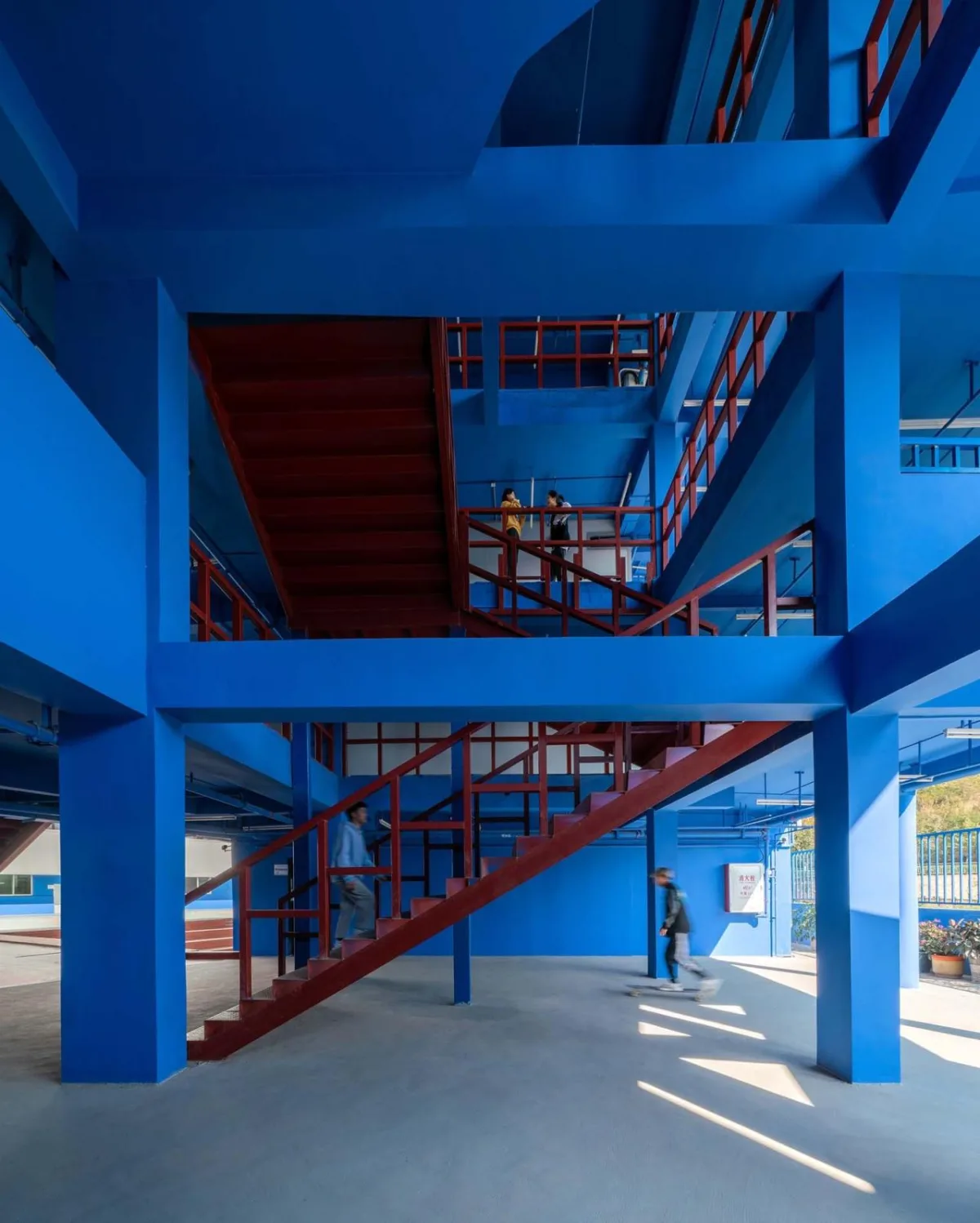 BIM建筑|深圳蓝白艺术院校 / 万社设计