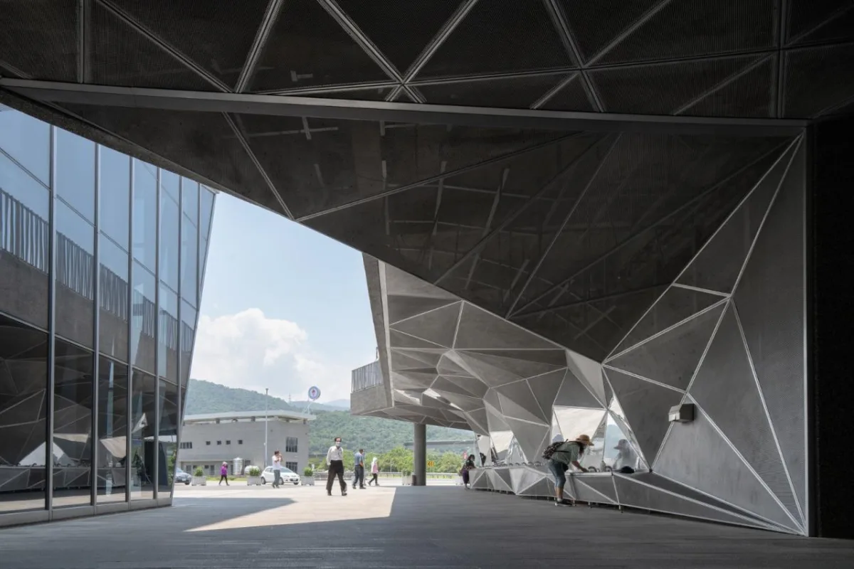 BIM建筑|苏澳高速公路休息区及服务区 / 翁祖模建筑师事务所