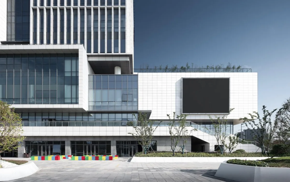 BIM建筑|一站式全民教育综合体：翼立方教育发展中心 / 简和工作室