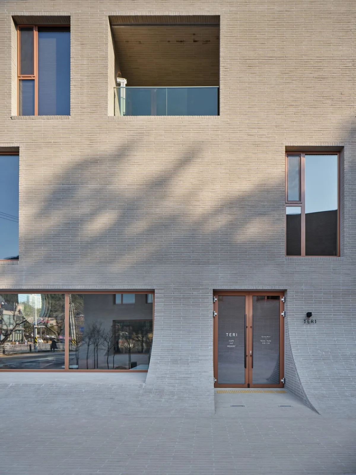 BIM建筑|流水墙体，泰瑞咖啡馆 / NAMELESS Architecture