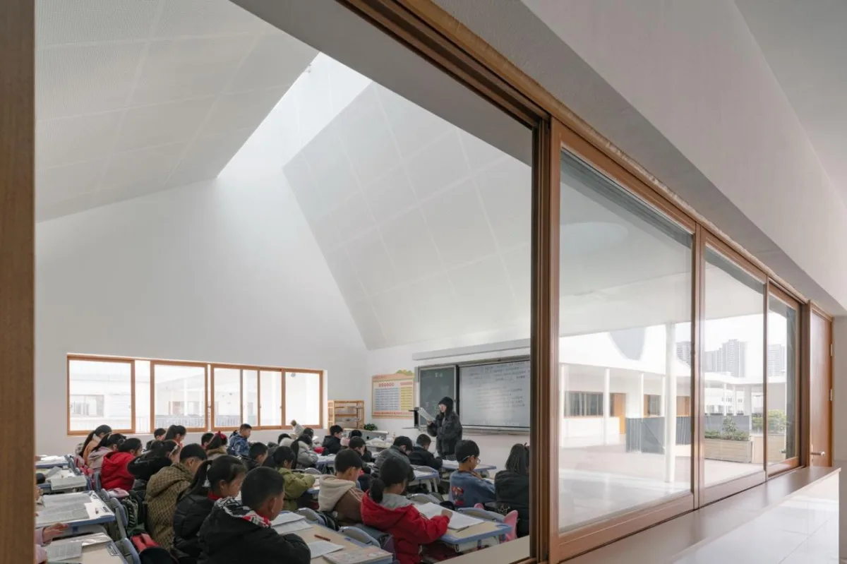 BIM建筑|平行与光的学校——青衣江路小学校 / 迹·建筑事务所（TAO）