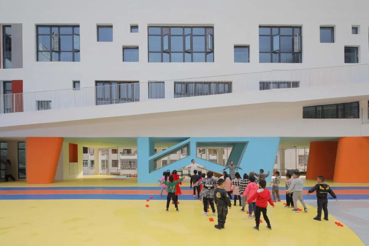 BIM建筑|九寨沟县启航幼儿园 / 东意建筑