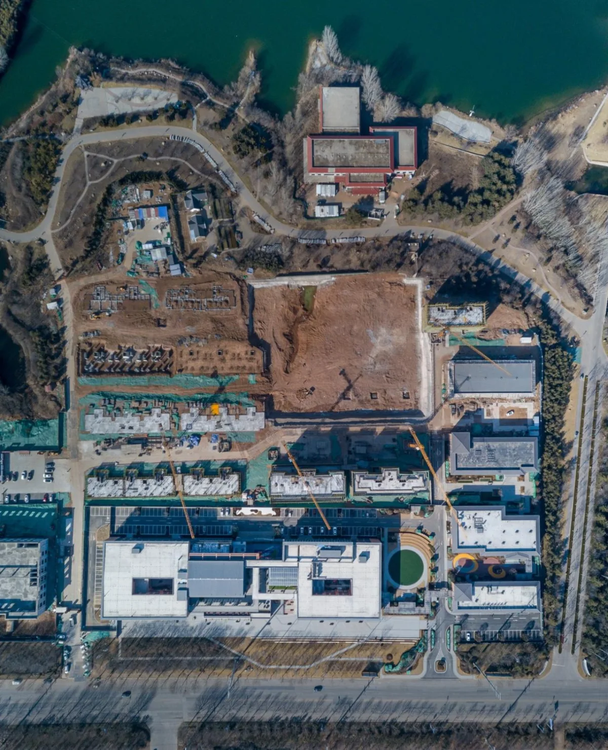 BIM建筑|废弃厂房改造康养配套 / 栖城设计