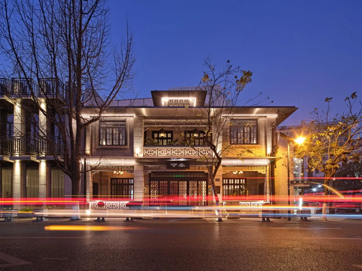 BIM建筑|历史建筑中的火锅“博物馆”：杭州GUD火锅餐厅旗舰店 / 八荒设计
