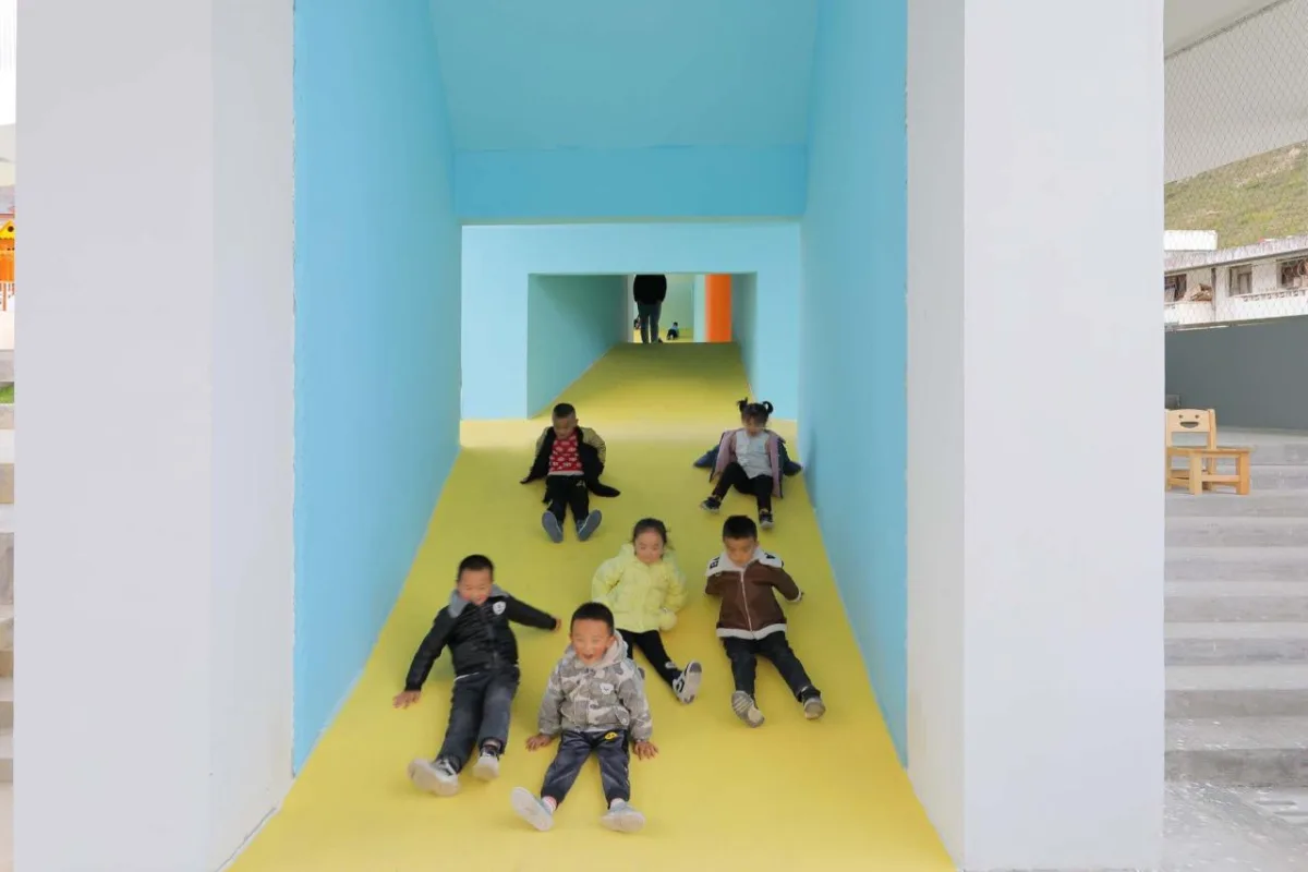 BIM建筑|九寨沟县启航幼儿园 / 东意建筑