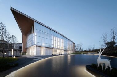 BIM建筑|丝带萦绕于山林间的遐想-昆明华侨城 ▪ 滇中乐活城社区中心 / 成执设计-BIM建筑网