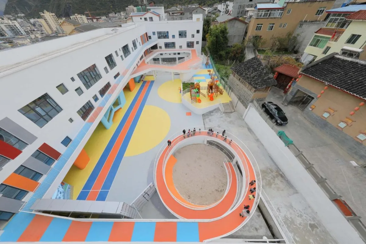 BIM建筑|九寨沟县启航幼儿园 / 东意建筑
