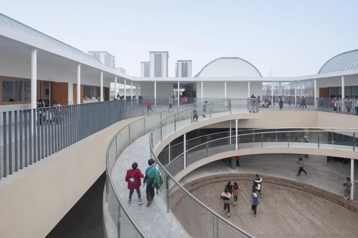 BIM建筑|平行与光的学校——青衣江路小学校 / 迹·建筑事务所（TAO）