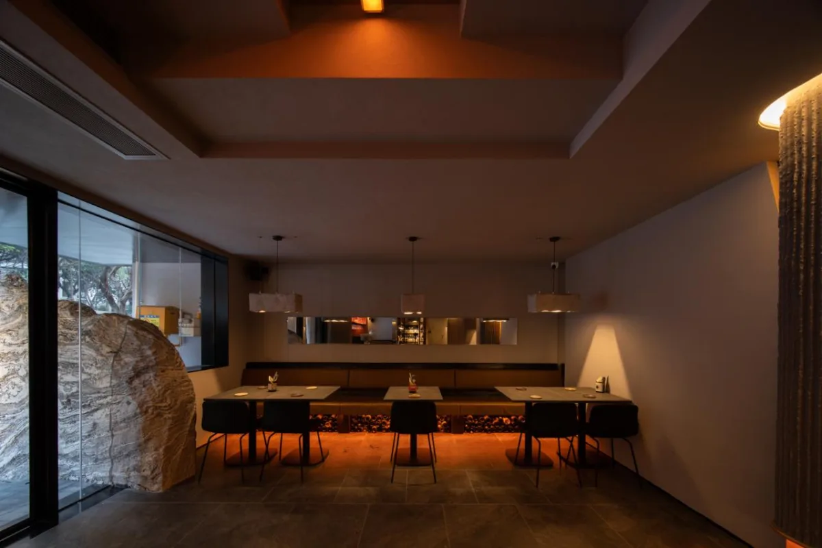 BIM建筑|Wine Nuts酒疯子餐酒吧 / 未韬建筑