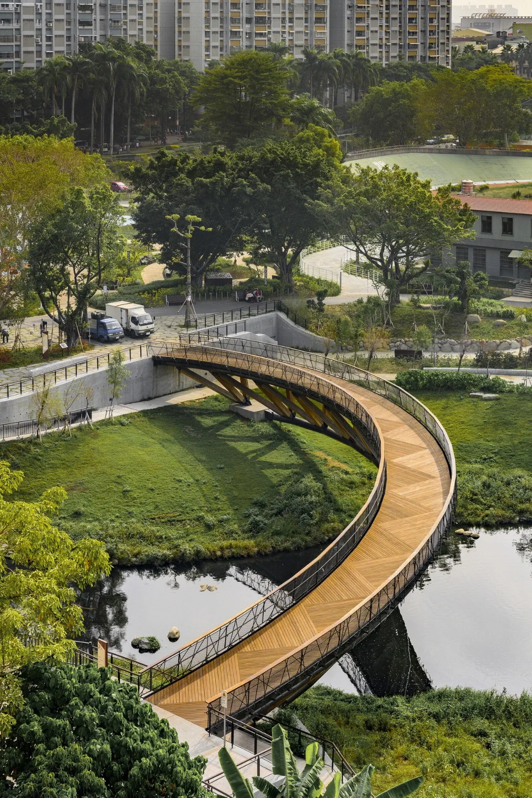 BIM建筑|月见桥 / HWCA Huai-Wen Chang Architect