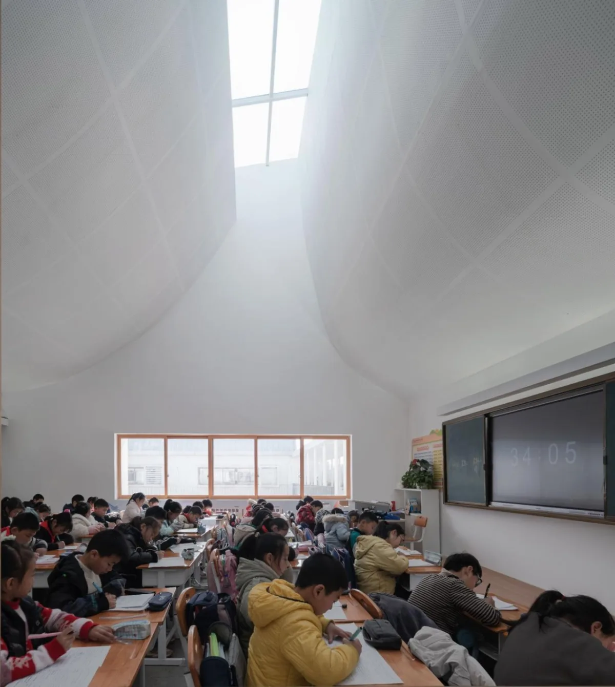 BIM建筑|平行与光的学校——青衣江路小学校 / 迹·建筑事务所（TAO）