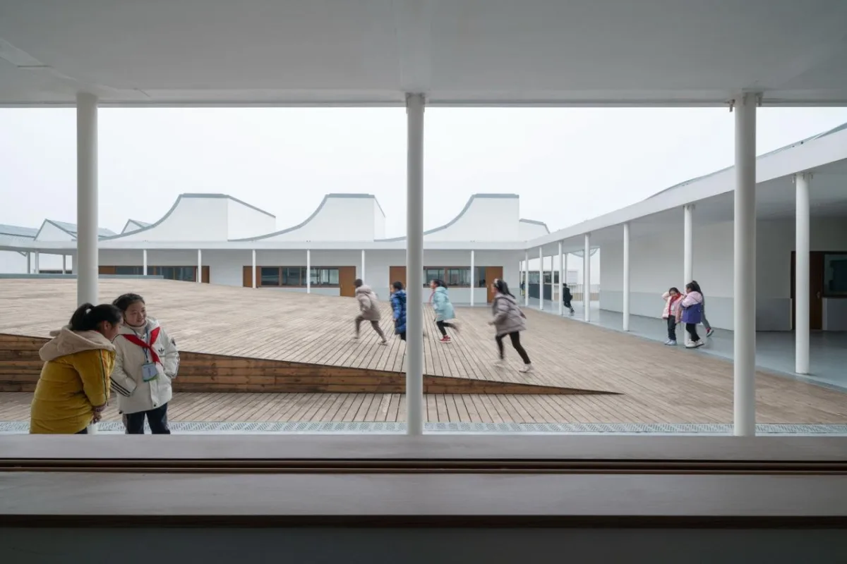 BIM建筑|平行与光的学校——青衣江路小学校 / 迹·建筑事务所（TAO）
