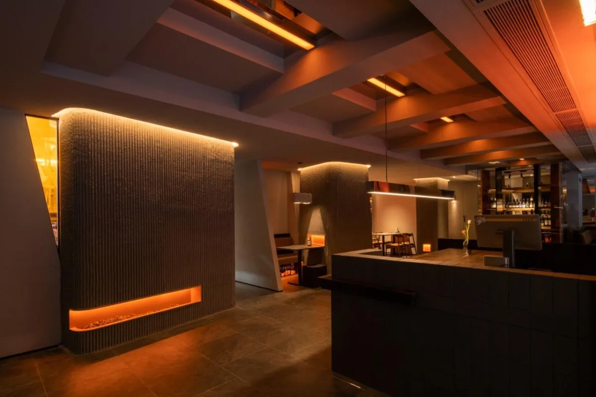 BIM建筑|Wine Nuts酒疯子餐酒吧 / 未韬建筑