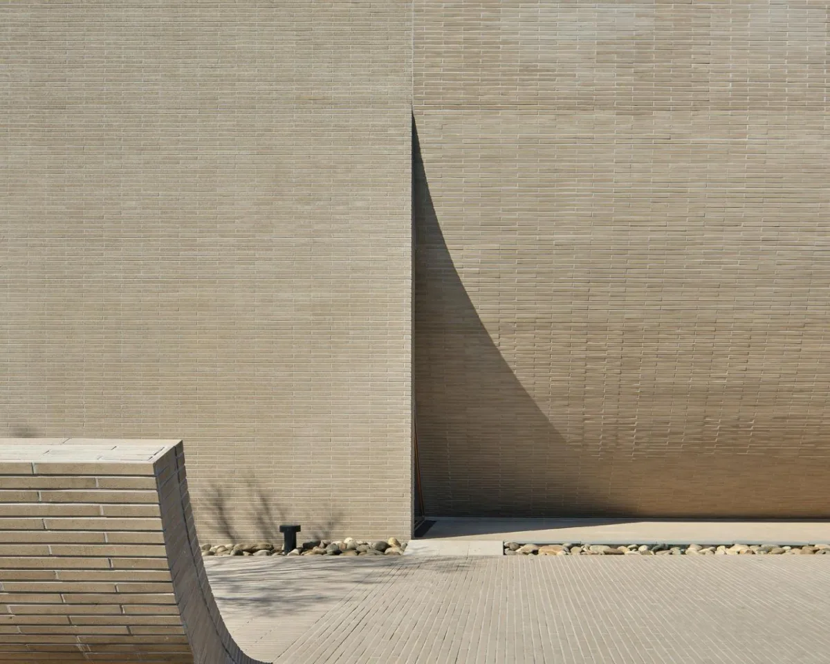 BIM建筑|流水墙体，泰瑞咖啡馆 / NAMELESS Architecture