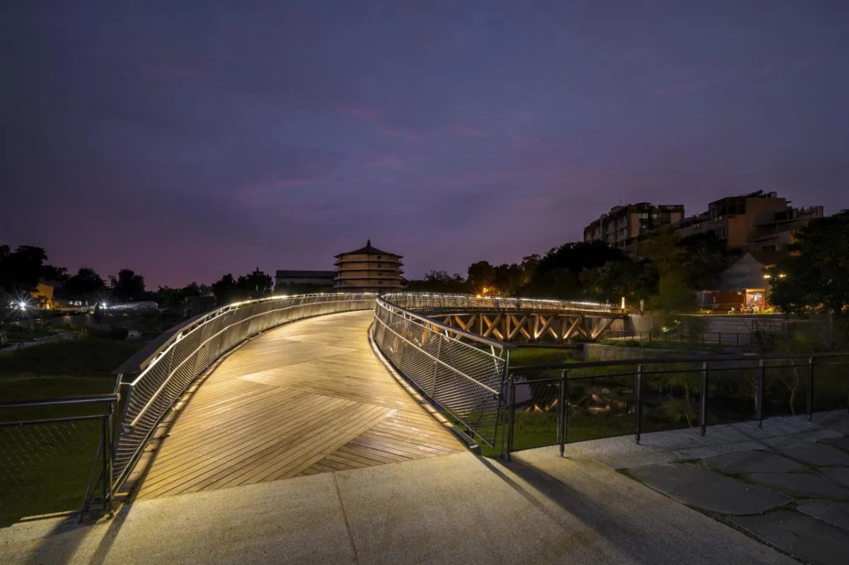BIM建筑|月见桥 / HWCA Huai-Wen Chang Architect