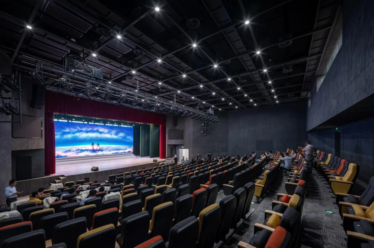 BIM建筑|一站式全民教育综合体：翼立方教育发展中心 / 简和工作室