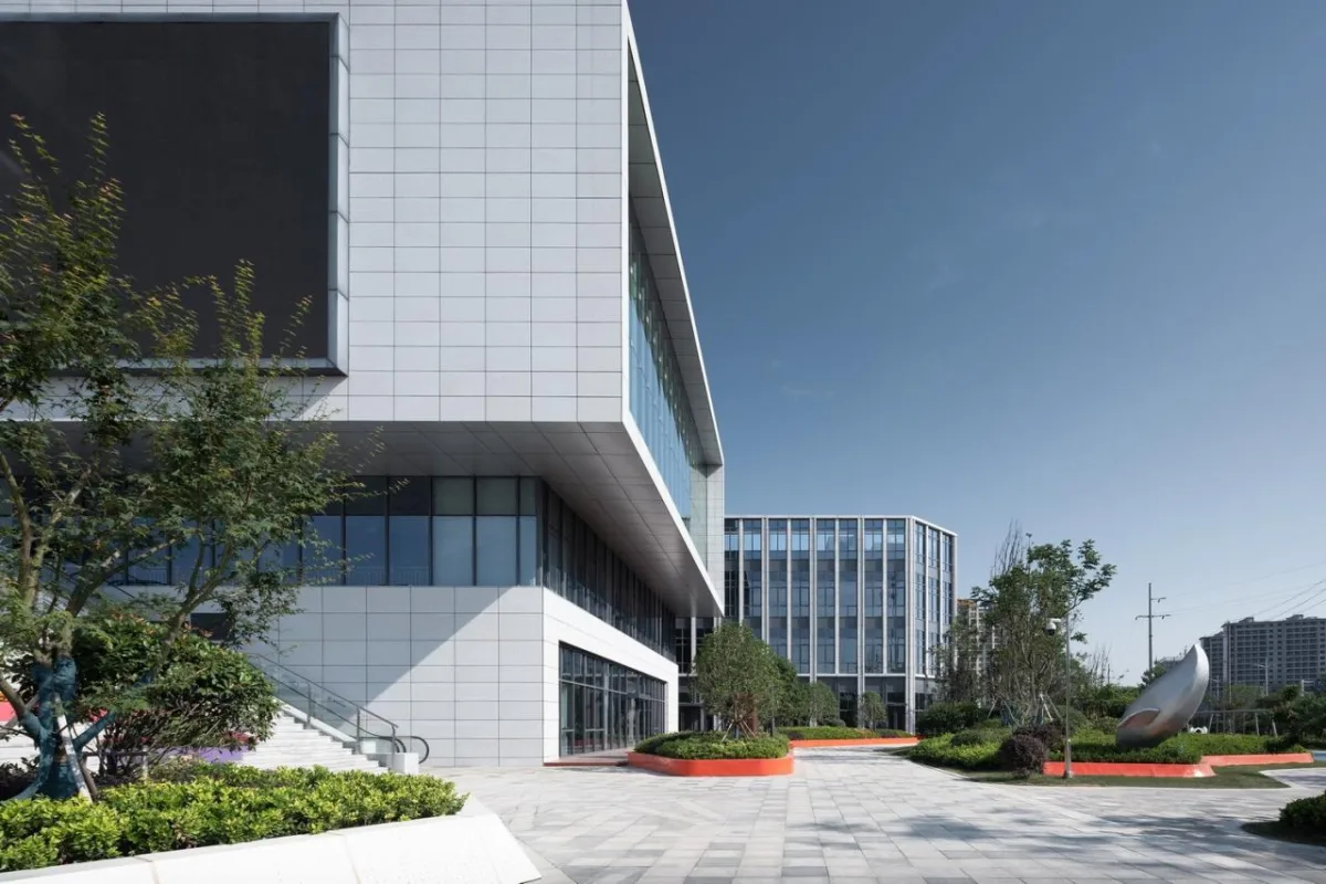 BIM建筑|一站式全民教育综合体：翼立方教育发展中心 / 简和工作室