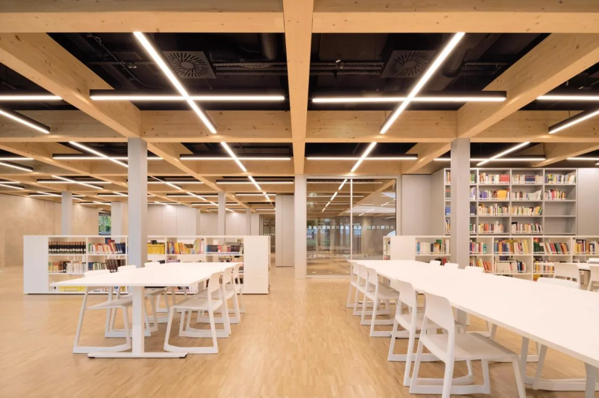 BIM建筑|旋转45度，校园食堂与媒体中心 / wulf architekten