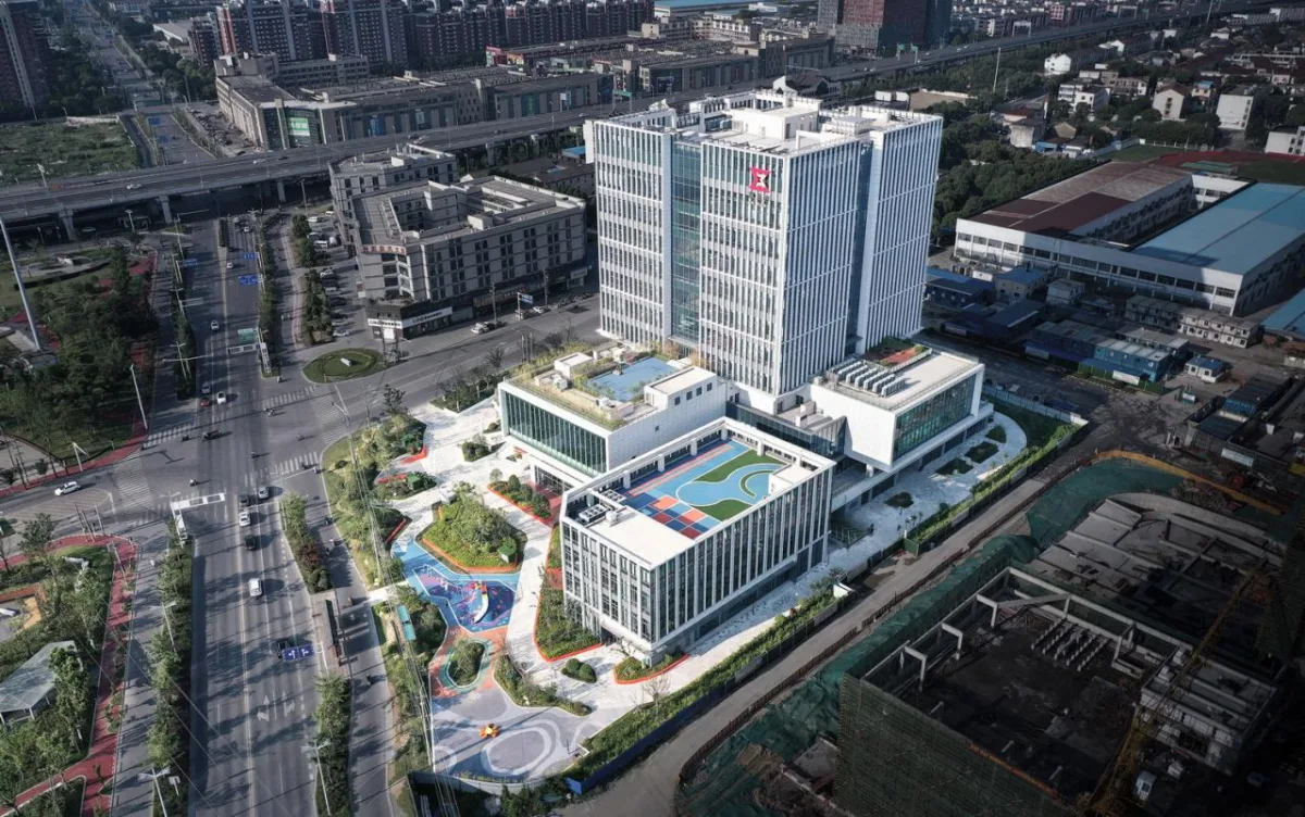 BIM建筑|一站式全民教育综合体：翼立方教育发展中心 / 简和工作室