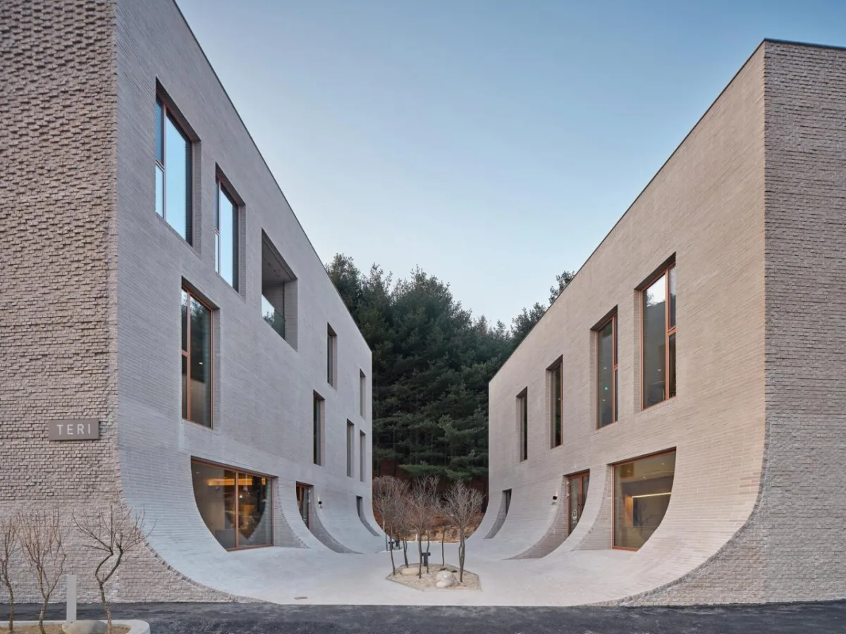BIM建筑|流水墙体，泰瑞咖啡馆 / NAMELESS Architecture