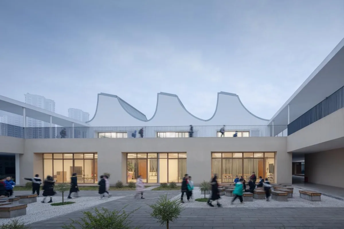 BIM建筑|平行与光的学校——青衣江路小学校 / 迹·建筑事务所（TAO）