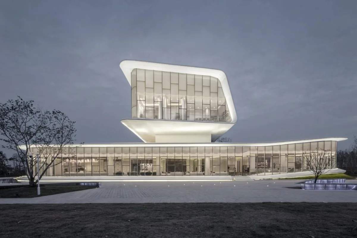 BIM建筑|反重力生长的有机体—洪湖·新滩展示中心 / UA尤安设计