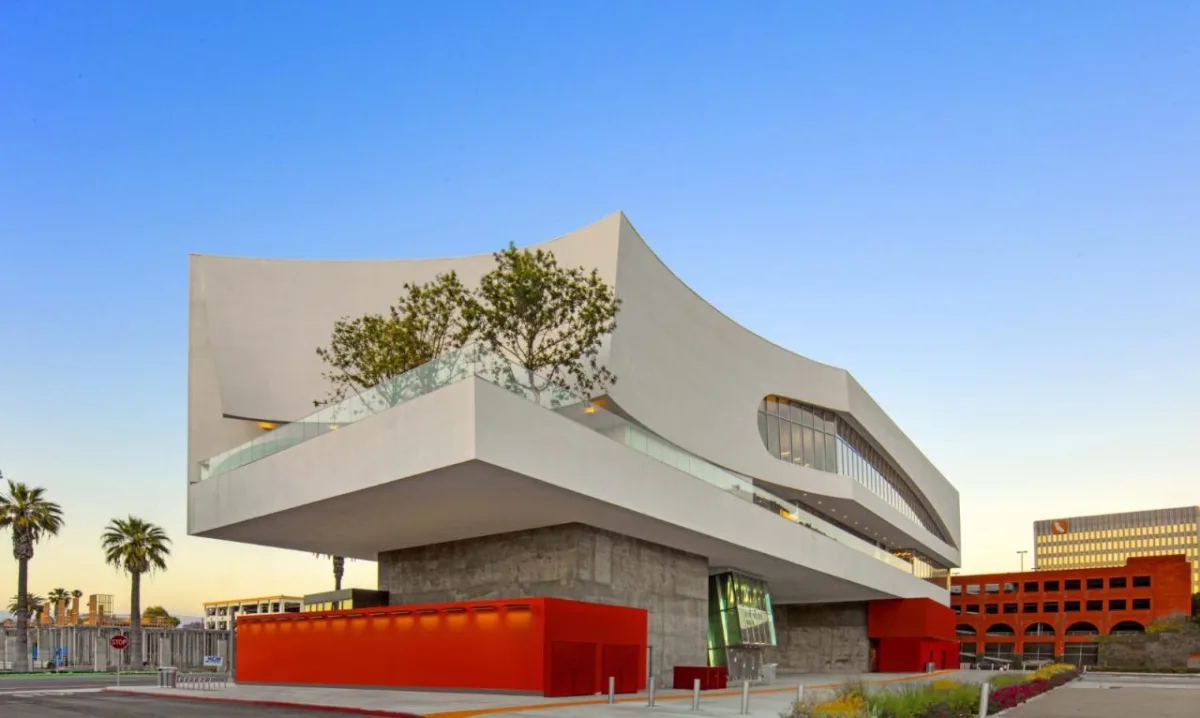 BIM建筑|Riverside 市立图书馆 / Johnson Favaro