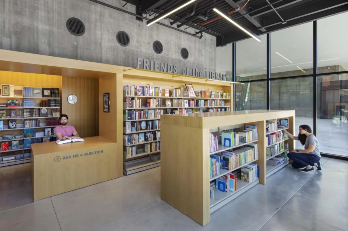 BIM建筑|Riverside 市立图书馆 / Johnson Favaro