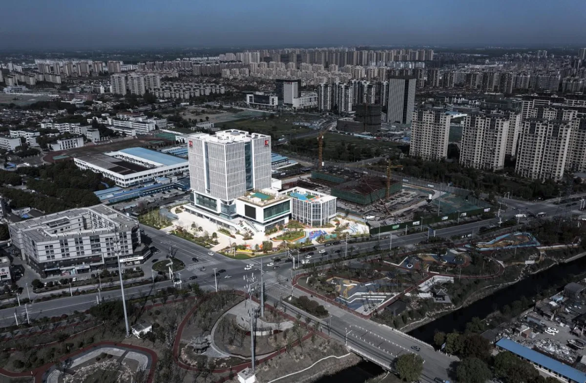 BIM建筑|一站式全民教育综合体：翼立方教育发展中心 / 简和工作室