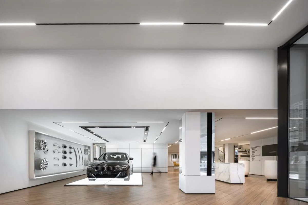 BIM建筑|成都BMW宝马体验中心 / 朱海博建筑设计事务所