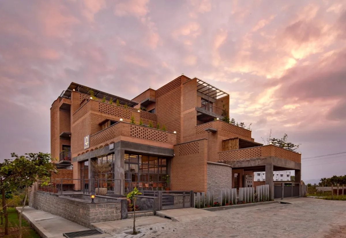 BIM建筑|本土材料与传统工艺，Sunyata 生态酒店 / Design Kacheri