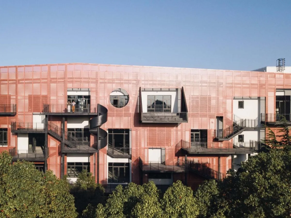 BIM建筑|华谊万创·新所迷宫墙 / 行之建筑设计事务所
