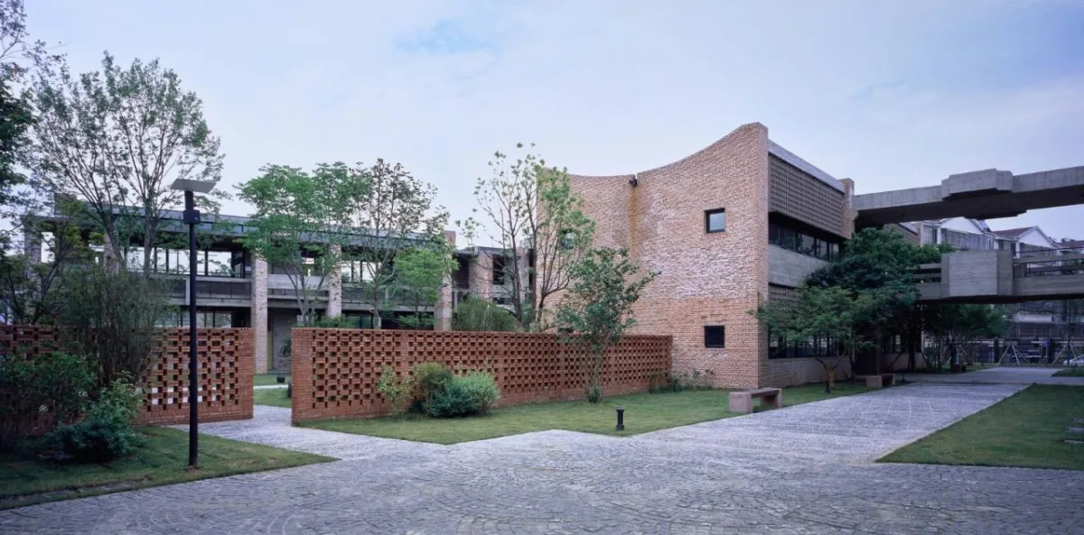 BIM建筑|​工坊式的校园：丁蜀成校 / 亘建筑事务所