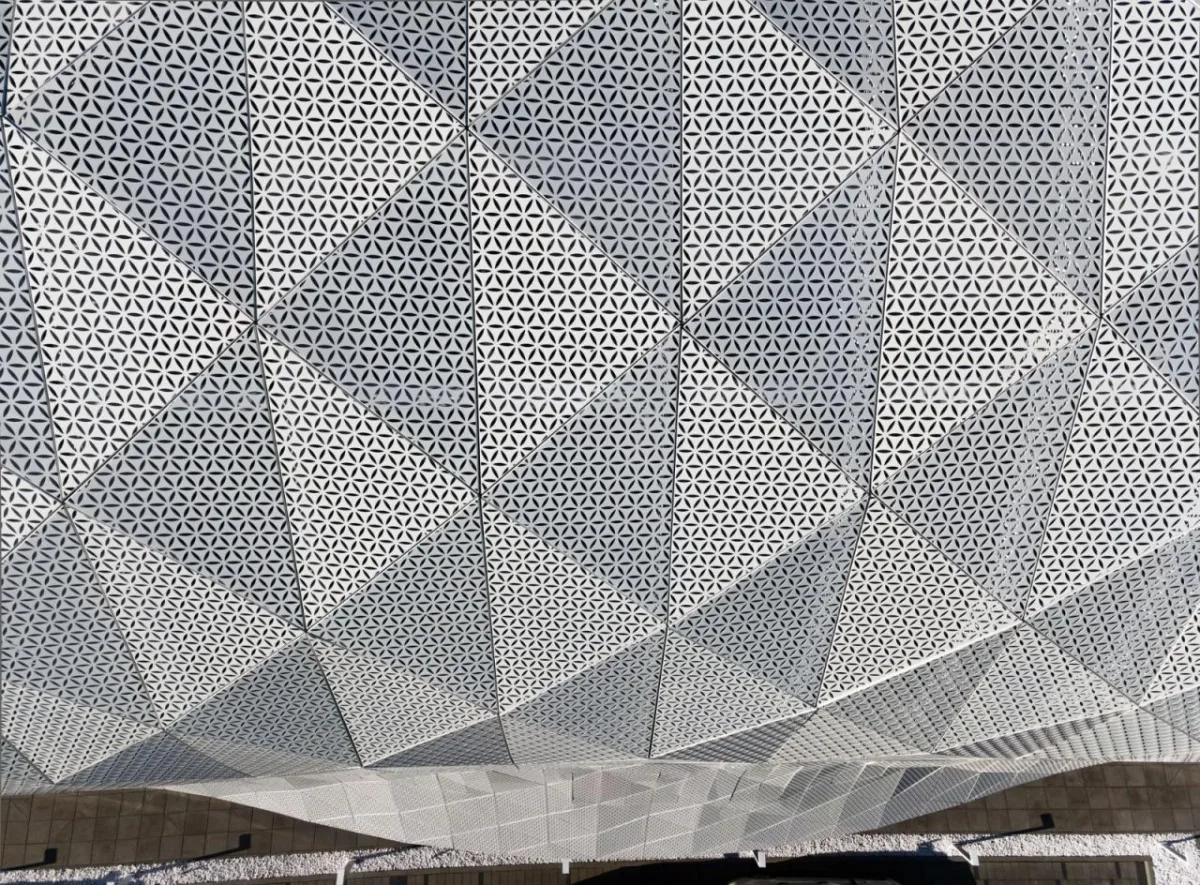 BIM建筑|疗养小镇的‘浪潮’，医疗研究中心 / FAAB