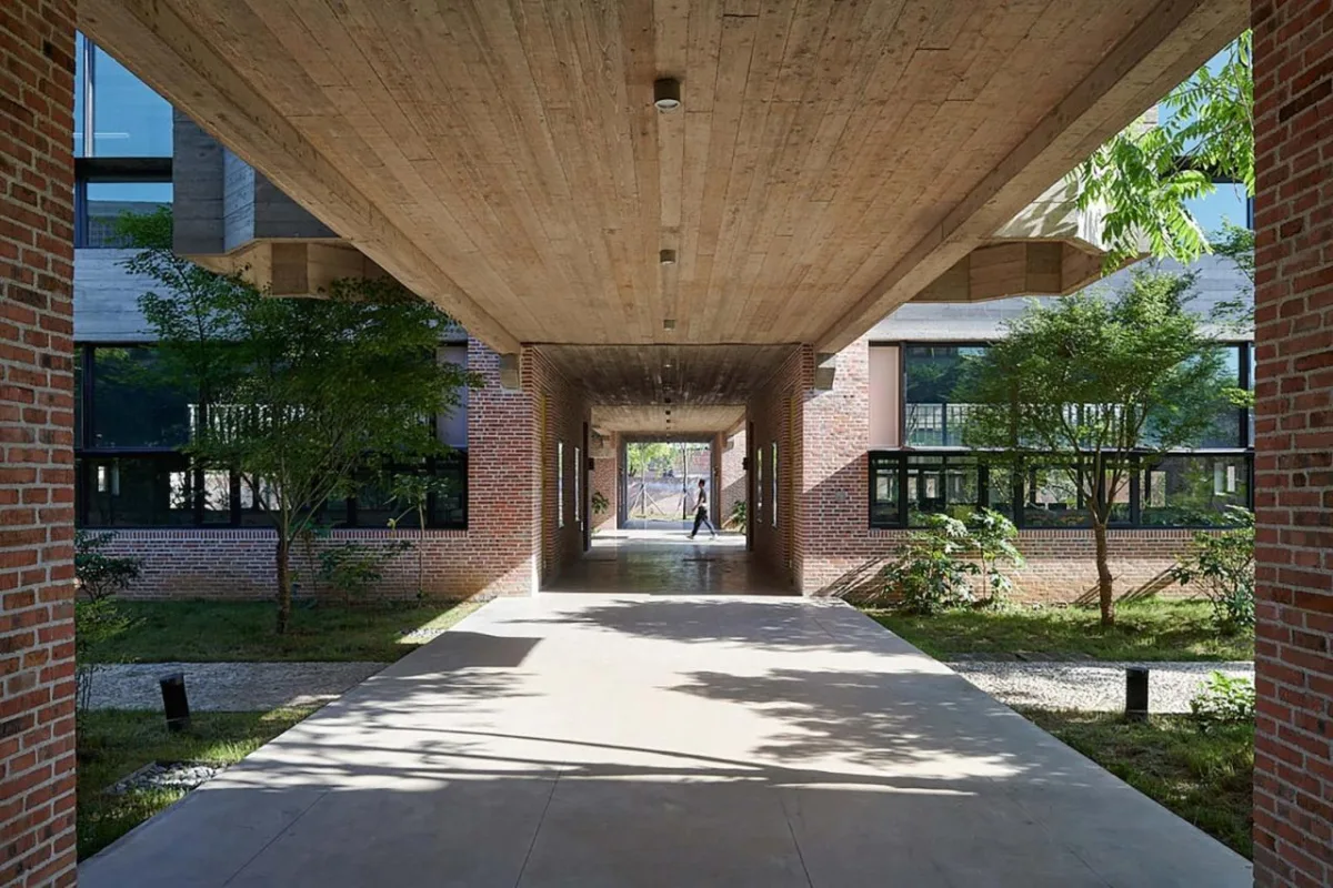 BIM建筑|​工坊式的校园：丁蜀成校 / 亘建筑事务所