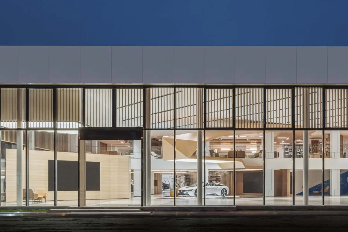 BIM建筑|成都BMW宝马体验中心 / 朱海博建筑设计事务所