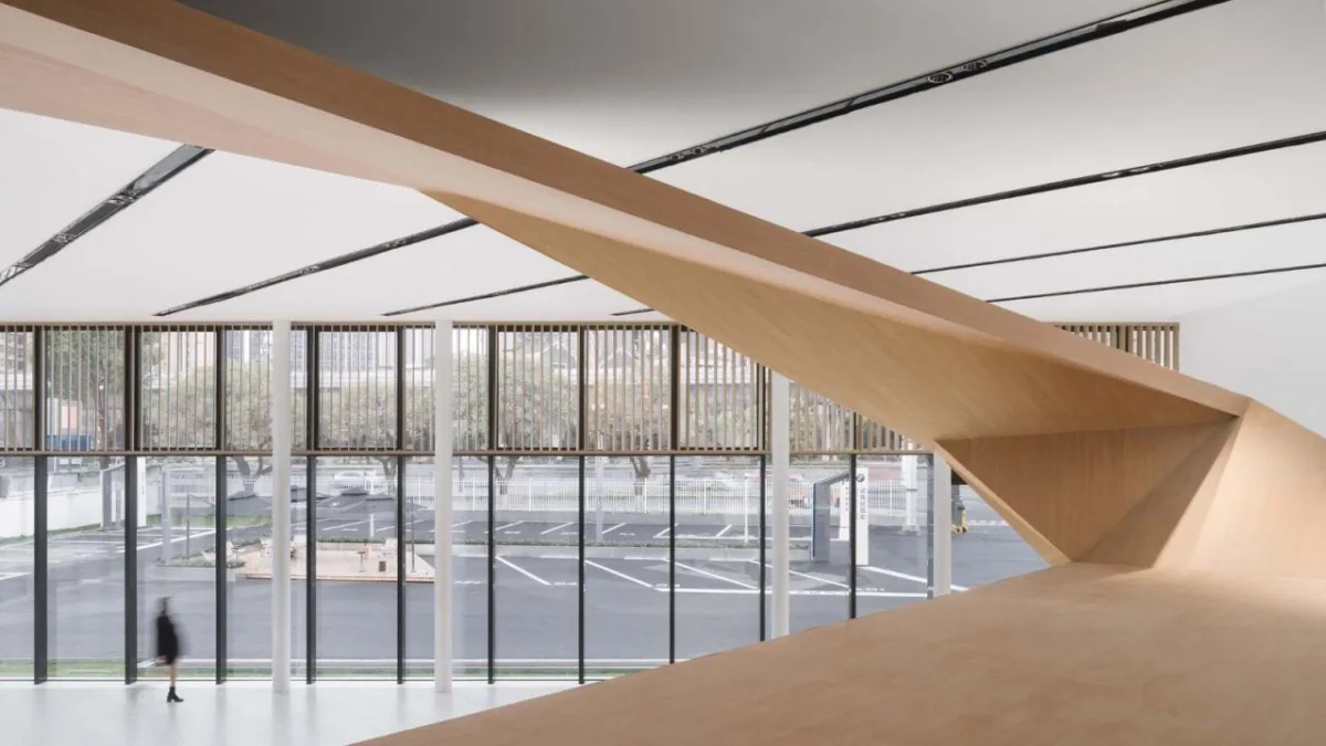 BIM建筑|成都BMW宝马体验中心 / 朱海博建筑设计事务所
