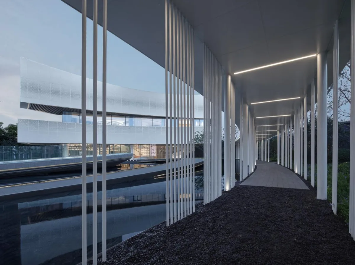 BIM建筑|以可感知温度充盈场所空间：徐州三盛·中城展示中心 / UA尤安设计