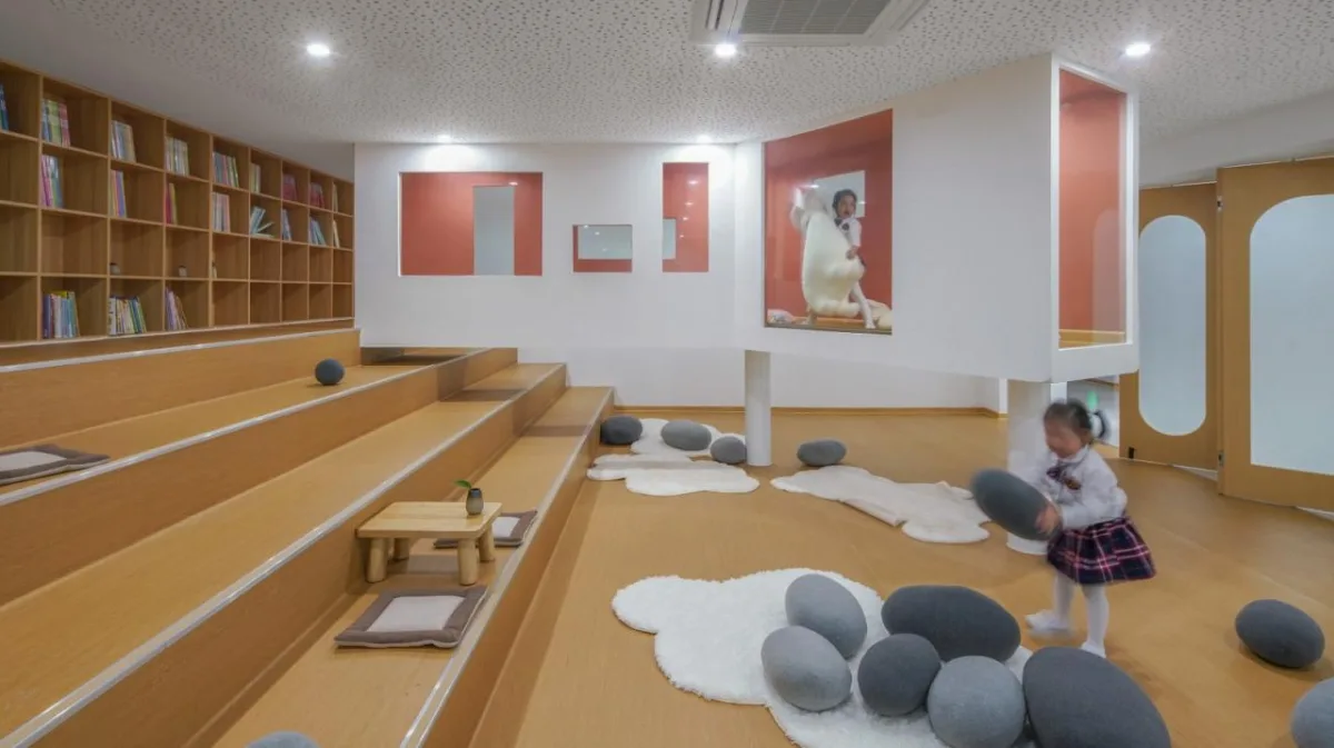 BIM建筑|海口山高幼儿园：一座位于高铁站下的幼儿园,如何征服小朋友 / DIKA新作