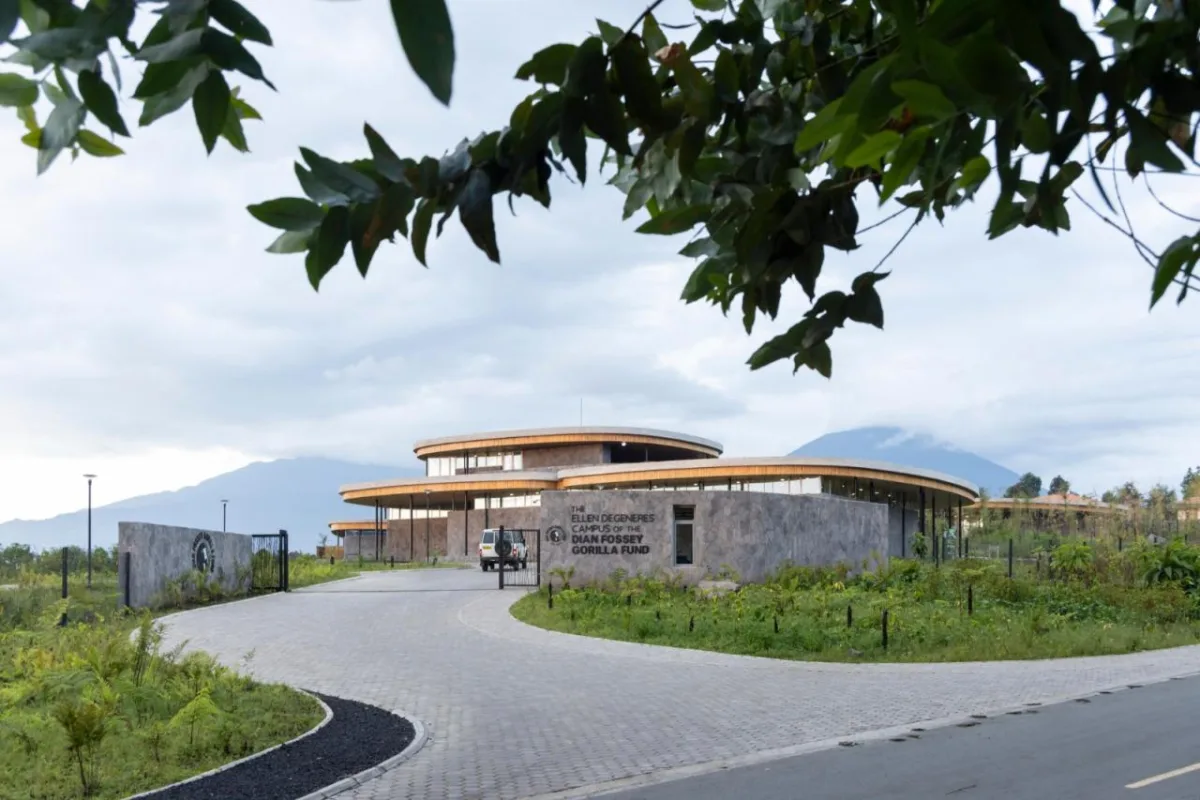 BIM建筑|福西大猩猩基金艾伦·德杰尼勒斯园区 / MASS Design Group