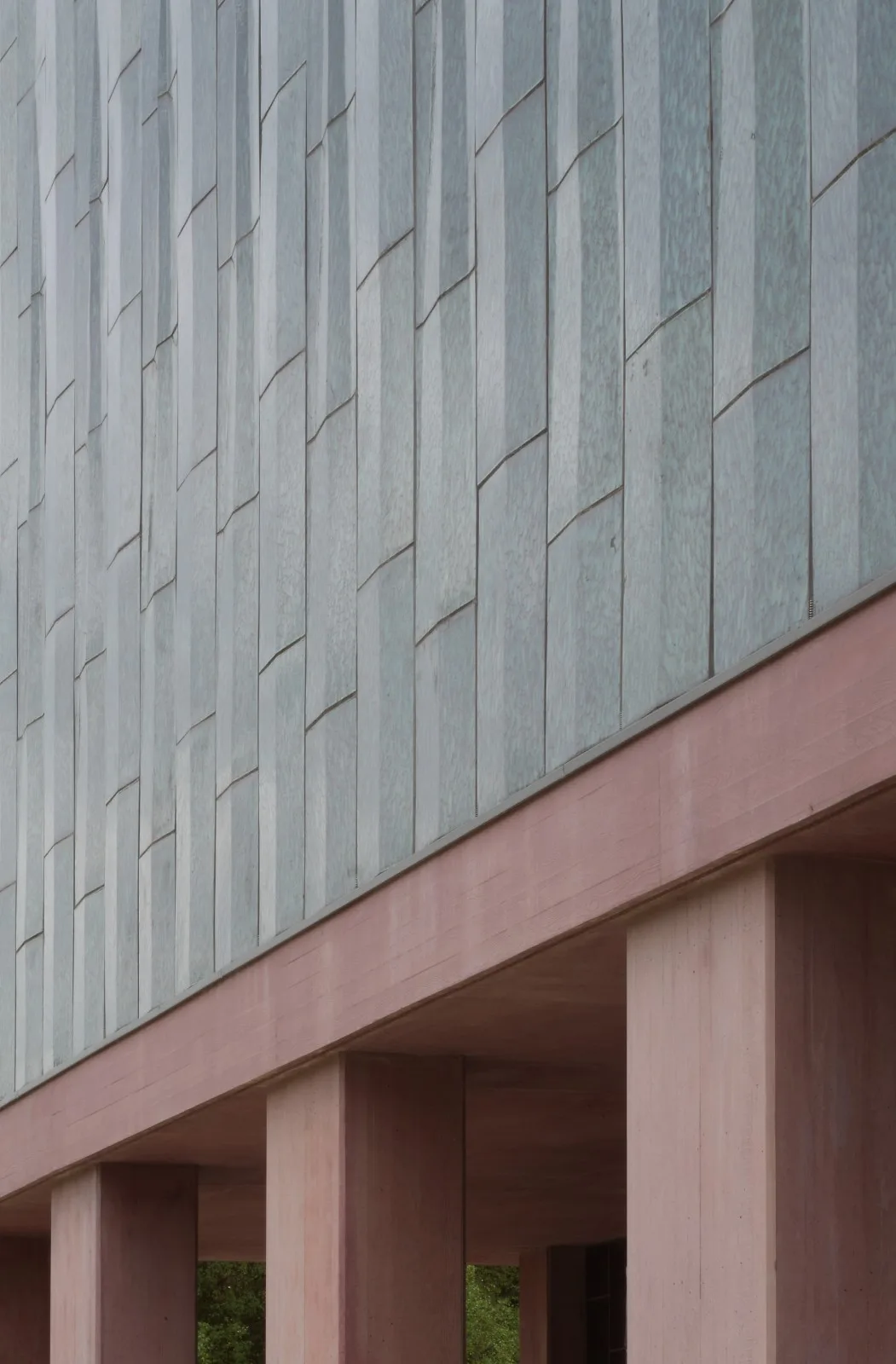 BIM建筑|复古绿釉，剑桥大学食堂 / Feilden Fowles