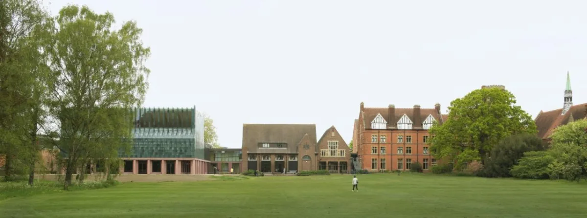 BIM建筑|复古绿釉，剑桥大学食堂 / Feilden Fowles