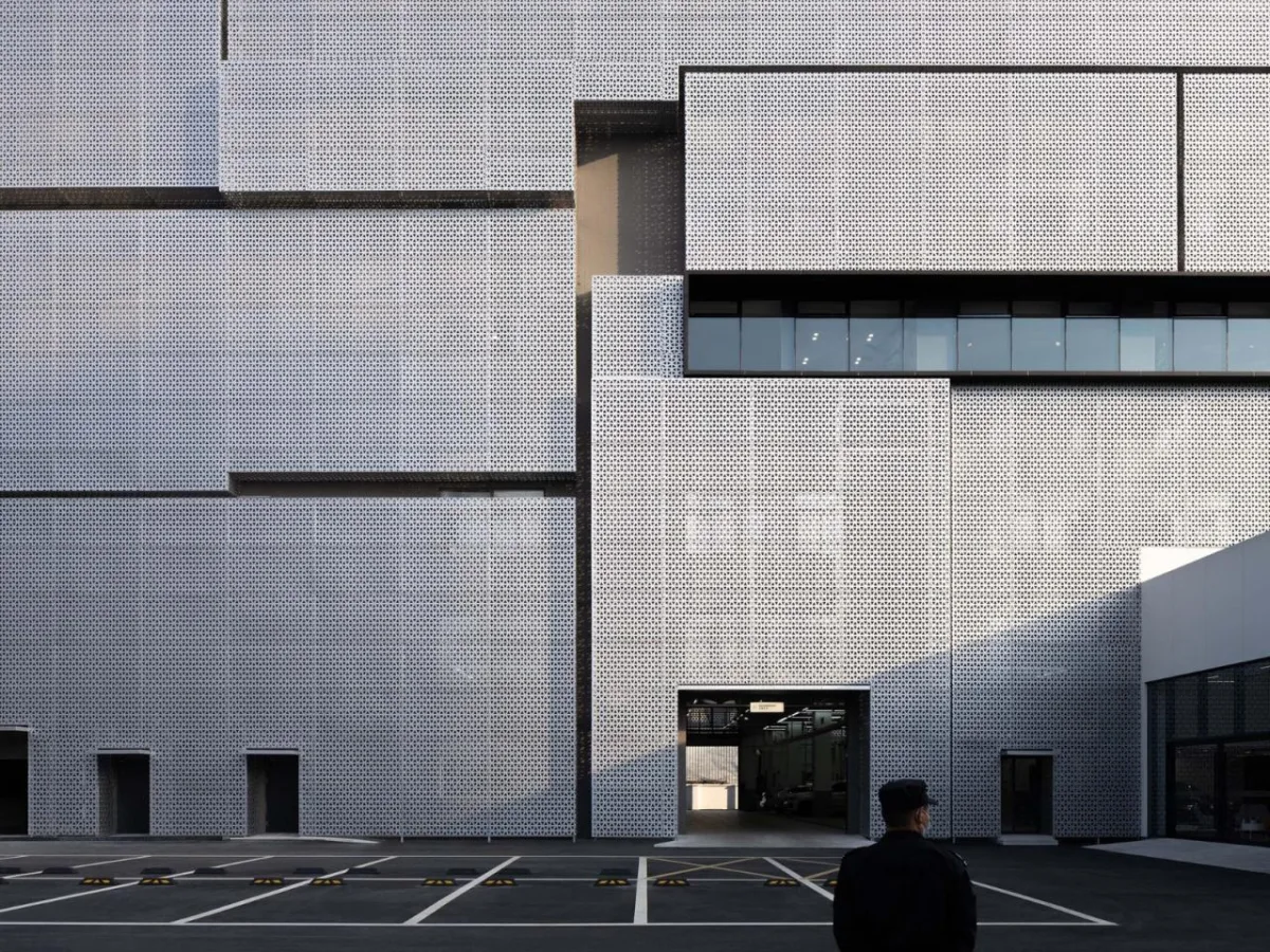 BIM建筑|成都BMW宝马体验中心 / 朱海博建筑设计事务所