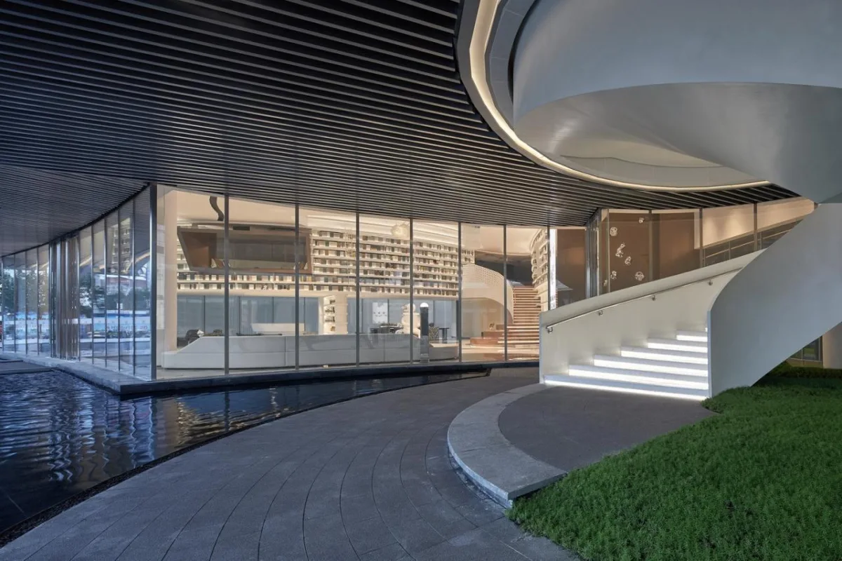 BIM建筑|以可感知温度充盈场所空间：徐州三盛·中城展示中心 / UA尤安设计