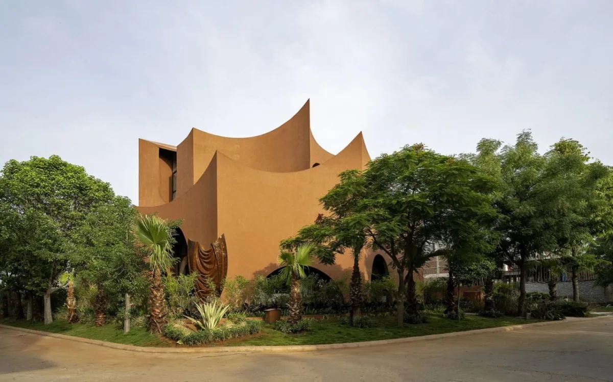 BIM建筑| 拱形的未来之家 / Sanjay Puri Architects