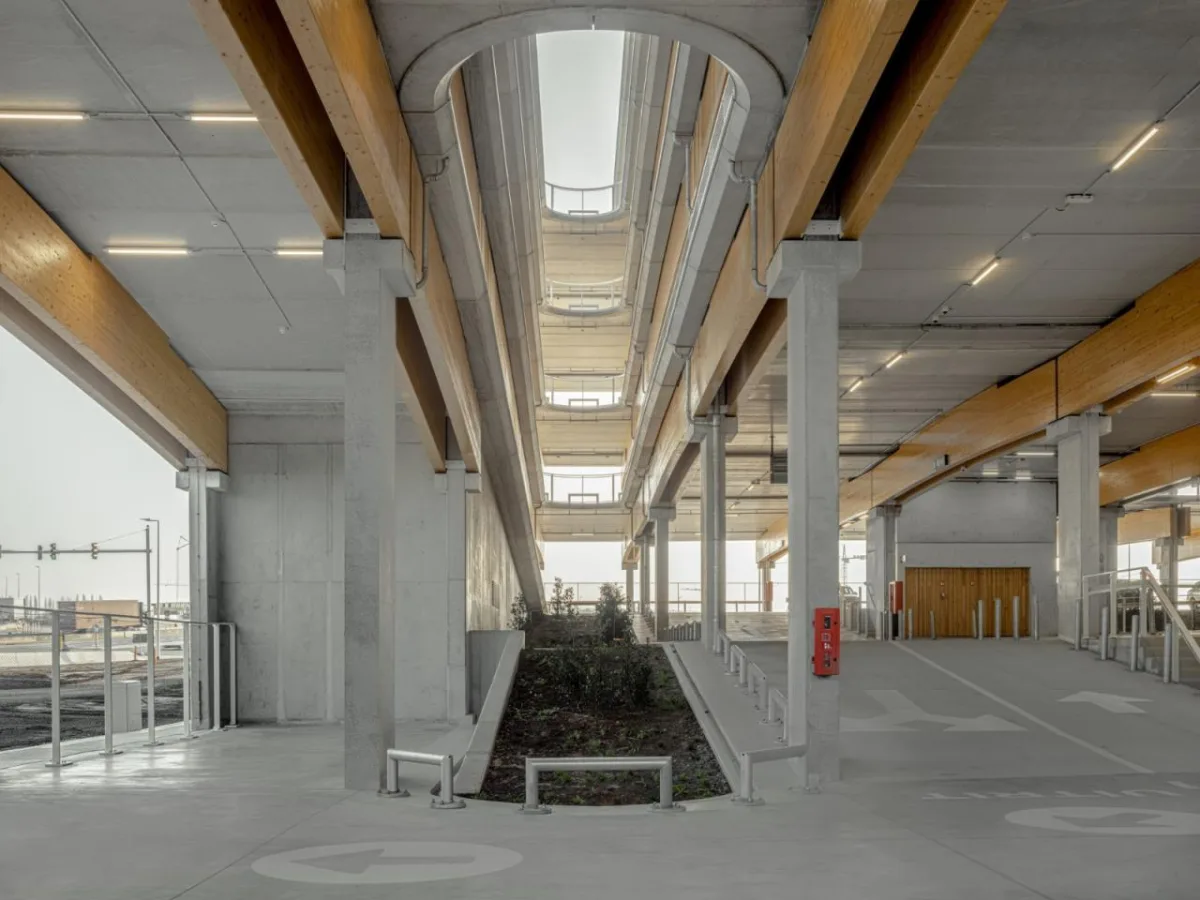 BIM建筑|Park+Ride新模式，私人交通+公交交通 / HUB