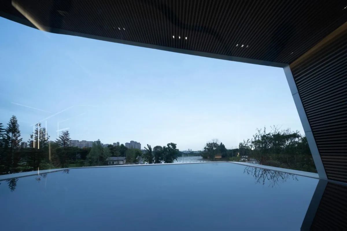 BIM建筑|漂浮艺居 舟泊烟渚：成都首开金地 • 鹭鸣北湖 / 成执设计