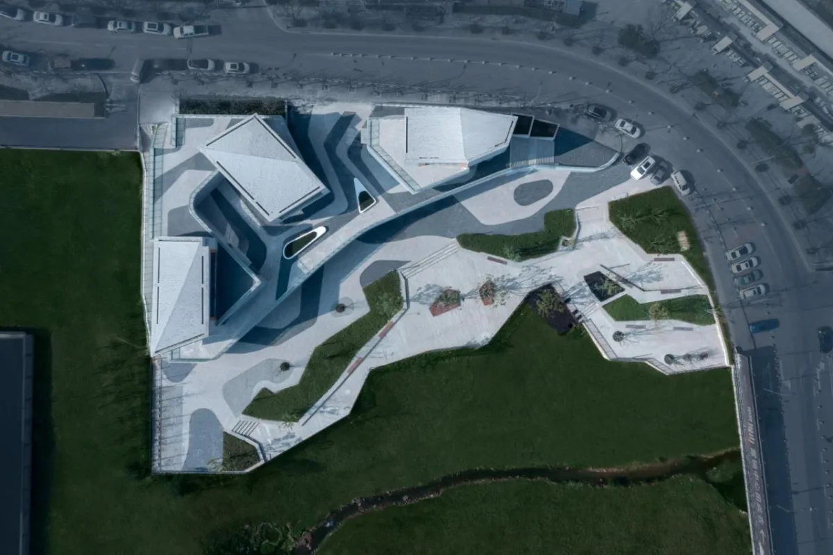 BIM建筑|重庆南岸区茶园中交漫山滨河商业，重庆 / 源道建筑