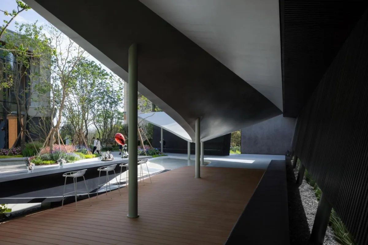 BIM建筑|漂浮艺居 舟泊烟渚：成都首开金地 • 鹭鸣北湖 / 成执设计