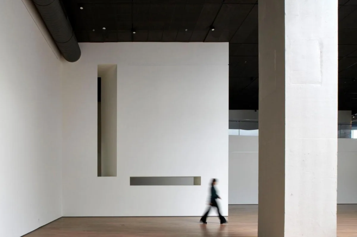 BIM建筑|冲出混凝土框架的盒子，伊斯坦布尔绘画与雕塑美术馆 / EAA - Emre Arolat Architecture